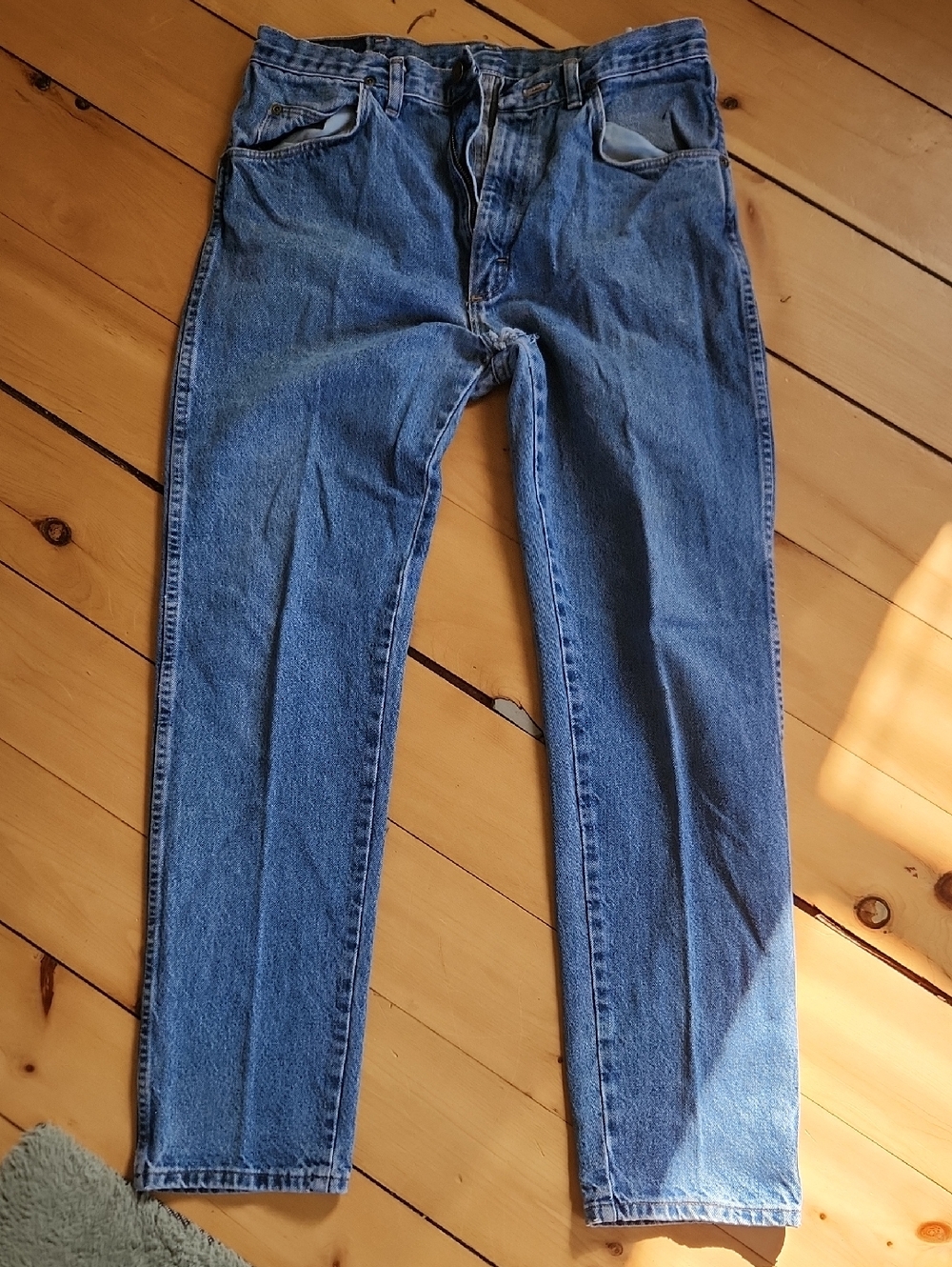 Wrangler Straight-Leg Classic Blue Jeans 34x32